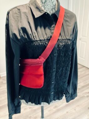 GAP NEW Black Cotton shirred waist shirt with puff sleeves